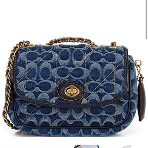 💙🩵NWT COACH Madison 18 Denim Quilted Signature Logo
Shoulder Bag🩵💙